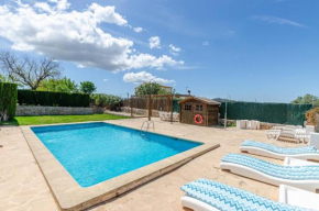 YourHouse Cigarra Alta, finca with tennis court and private pool, Manacor